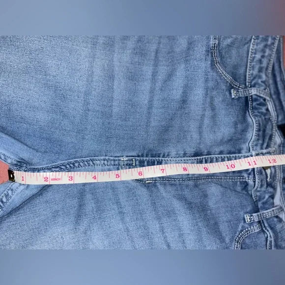 Hollister Women's Light Blue Ultra High Skinny Jeans
Advanced Stretch. - Picture 4 of 10